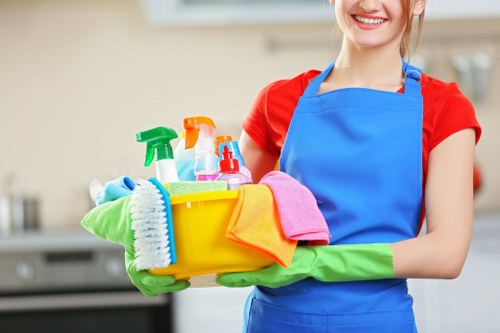 Professional end of tenancy cleaning in a Brompton apartment